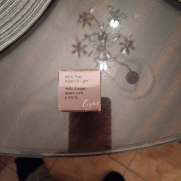Josie Maran argan oil - Picture 3 of 5